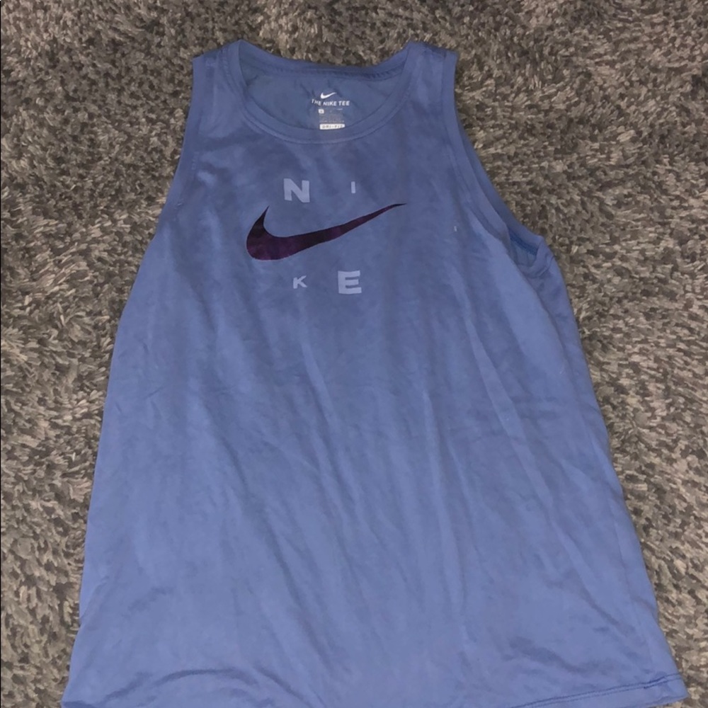 Nike top